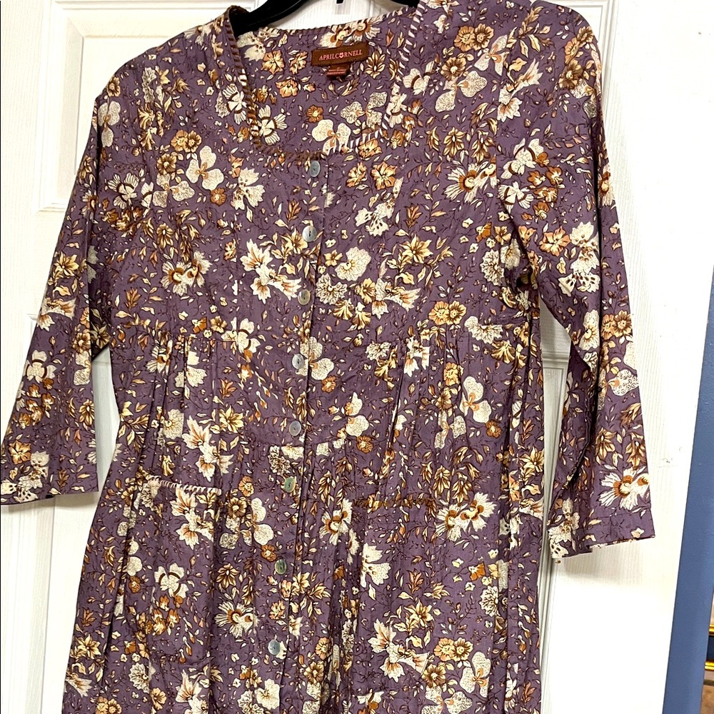 Cute April Cornell top. Perfect for dress up or sport. In great condition.